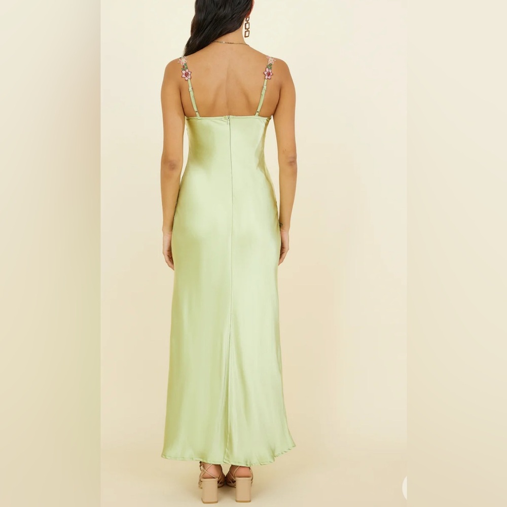 Elegant Green Floral Maxi Dress - Picture 2 of 3